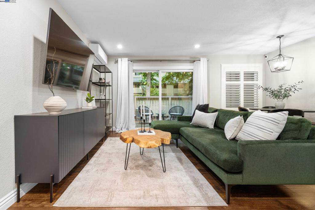 OAK ROAD STATION - Residential
