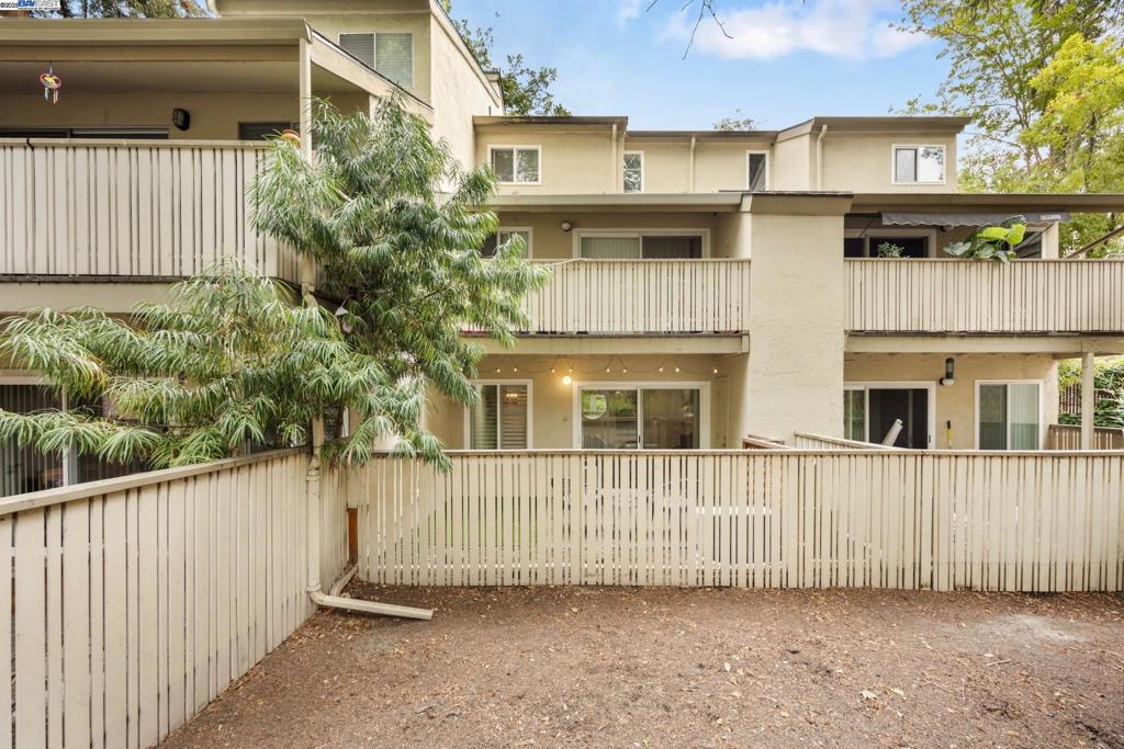 OAK ROAD STATION - Residential