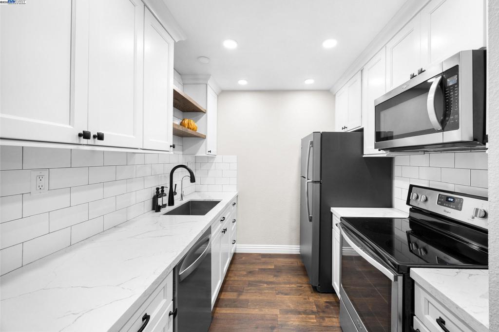 OAK ROAD STATION - Residential