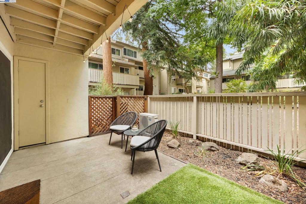OAK ROAD STATION - Residential