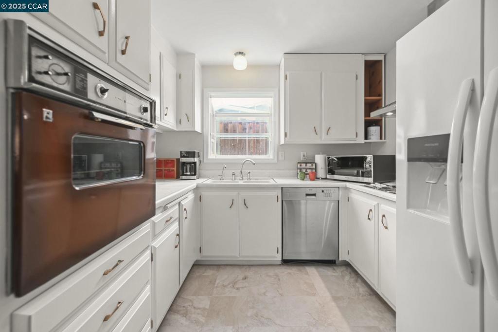 CLAYTON V.HILNDS - Residential