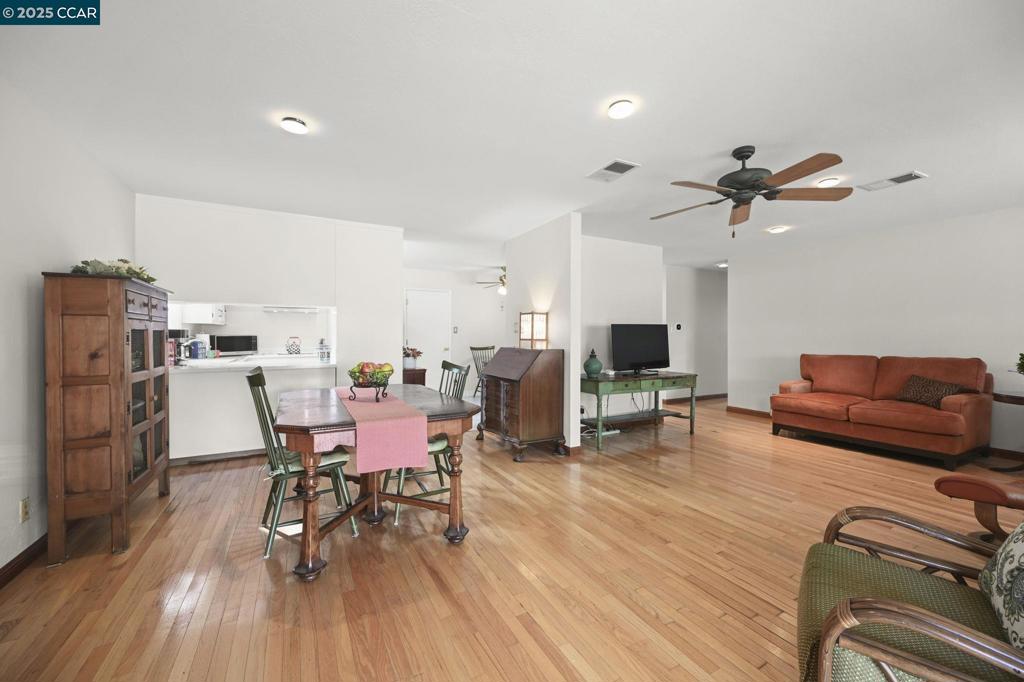 CLAYTON V.HILNDS - Residential