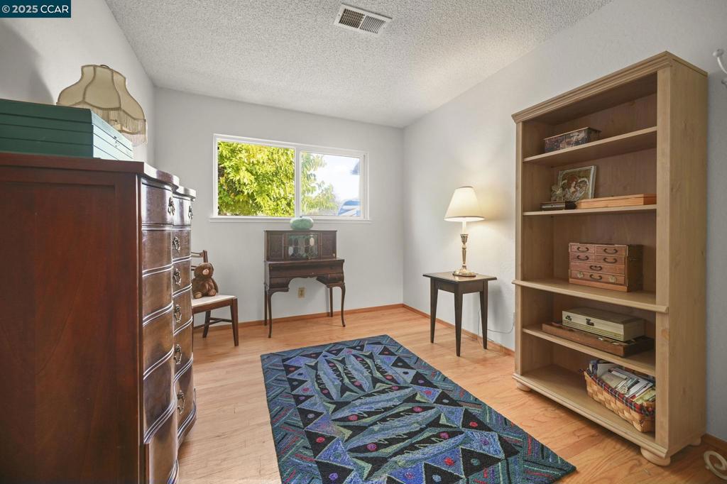 CLAYTON V.HILNDS - Residential