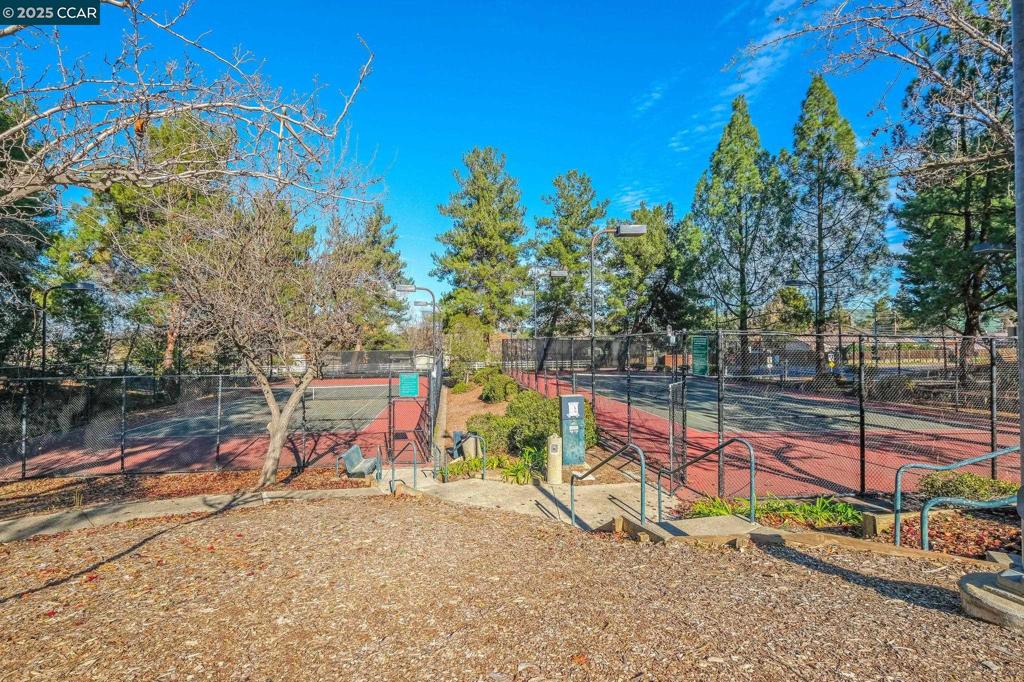 CLAYTON V.HILNDS - Residential