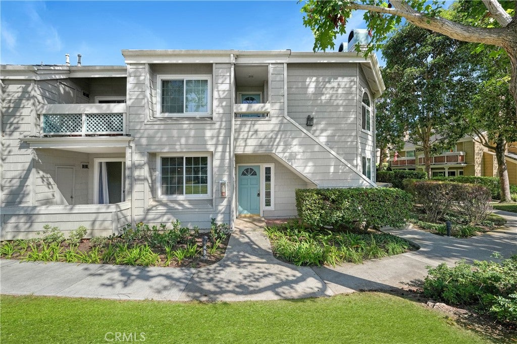 Photo of 7532 Seaspring DR #104, Huntington Beach, CA 92648 (MLS # OC26205569)