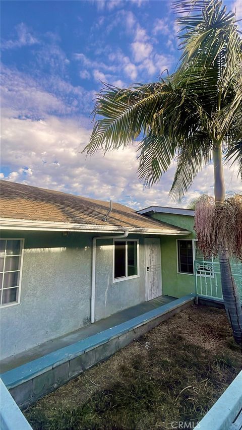 Photo of 1336 109 Place #1/4, Los Angeles, CA 90044 (MLS # IN25235580)