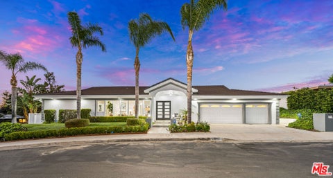 Photo of 16053 SABANA Lane, Encino, CA 91436 (MLS # 26994125)