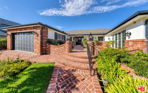 Photo of 3071 Mcconnell Drive, Los Angeles, CA 90064 (MLS # 26986967)