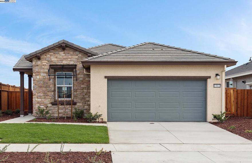 Del Webb at River Islands, in Lathrop, is a 55+, age-restricted, Active Adult community. The fabulous Expedition floorplan features an emphasis on functional spaces both indoors and out. This home is great for entertaining family and friends with a central kitchen complete with island. This home provides privacy with only one neighbor.