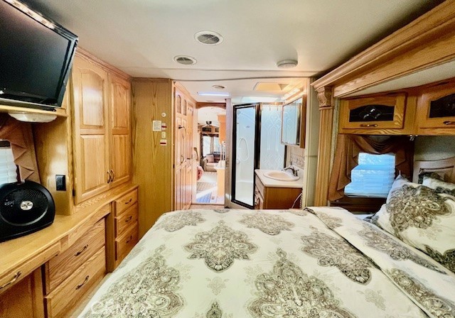 Outdoor Resort - Land