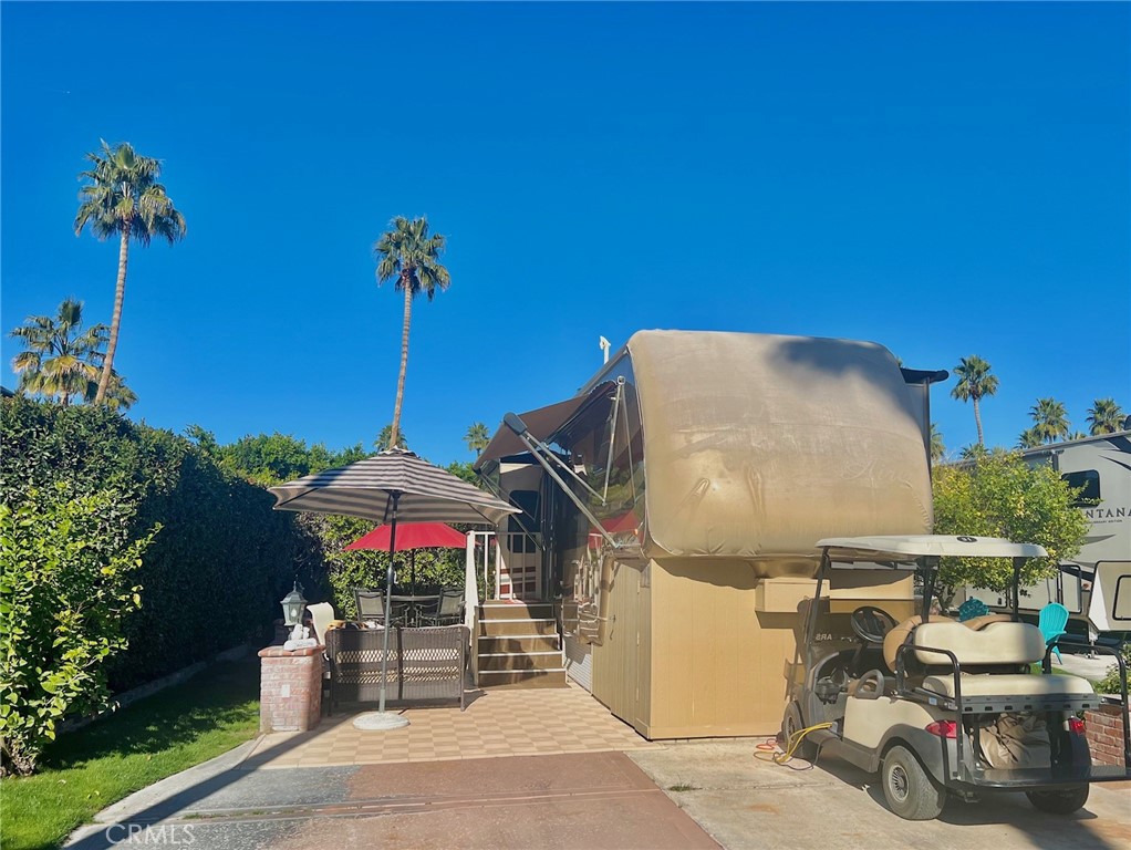 Outdoor Resort - Land