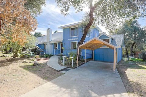 Photo of 25077 Manzanita Lane Ln, Descanso, CA 91916 (MLS # PTP2509145)