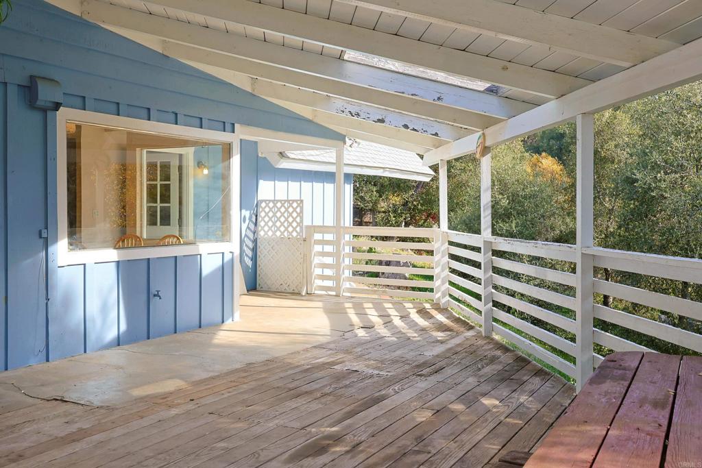 25077 Manzanita Lane