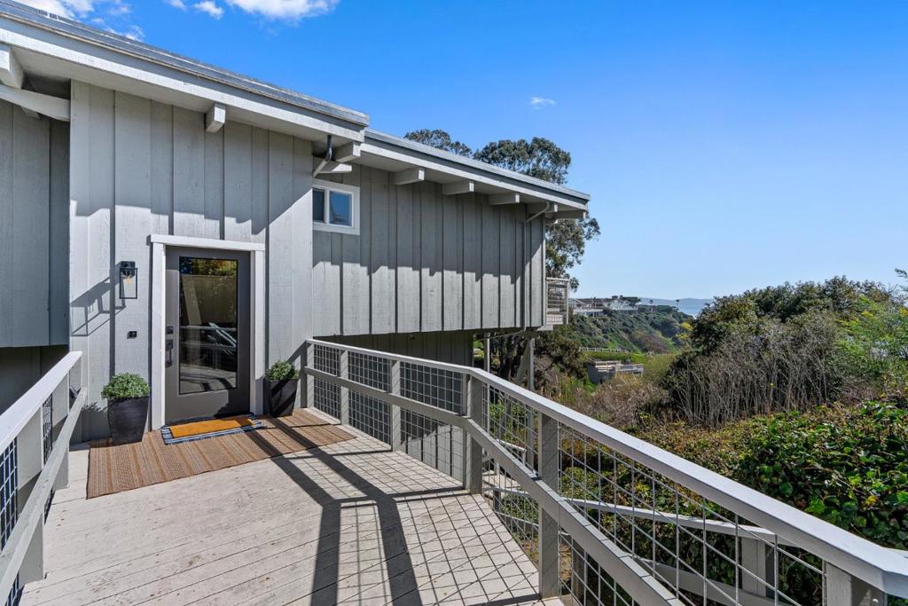 664 Bayview Drive