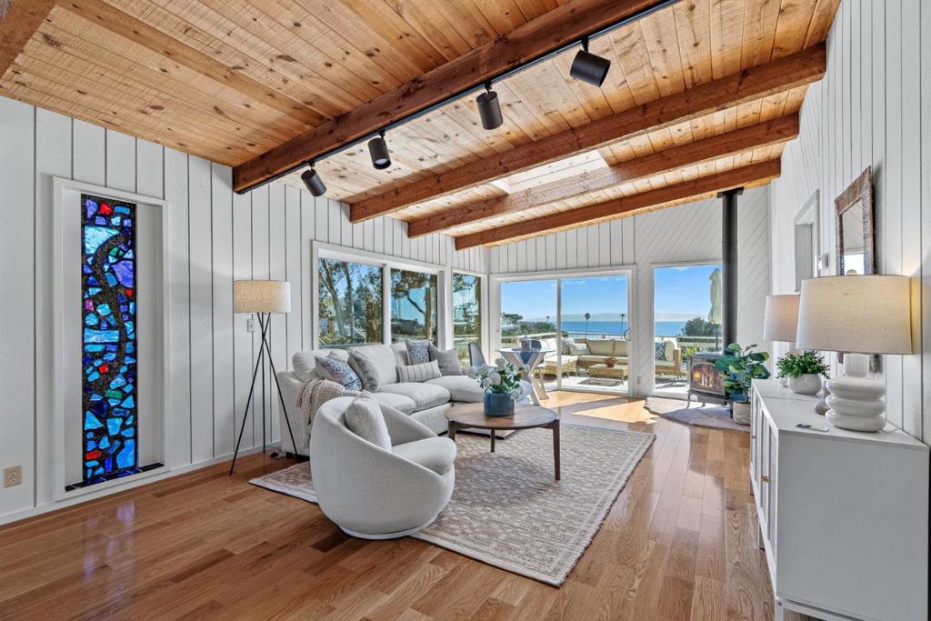 664 Bayview Drive