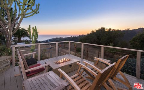 Photo of 843 Enchanted Way, Pacific Palisades, CA 90272 (MLS # 26636247)