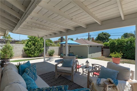 Tiny photo for 6916 Woodlake AVE, West Hills, CA 91307 (MLS # SR26148296)