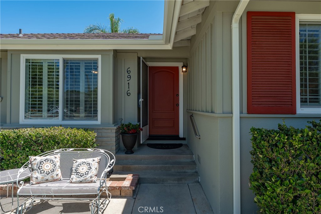 6916 Woodlake