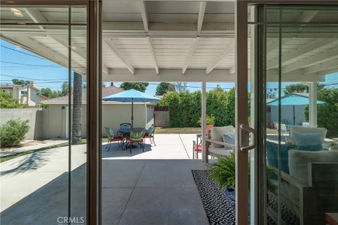 Tiny photo for 6916 Woodlake AVE, West Hills, CA 91307 (MLS # SR26148296)