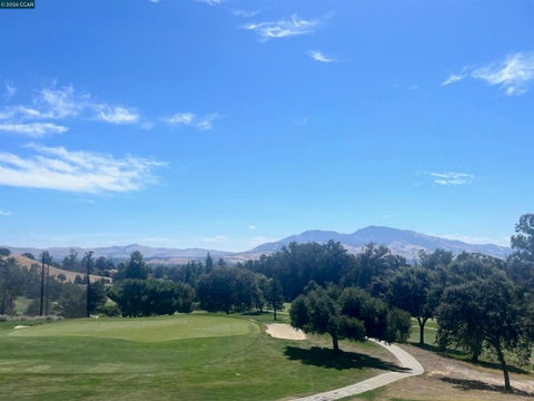 Photo of 39 Janin Pl PL, Pleasant Hill, CA 94523 (MLS # 41147374)