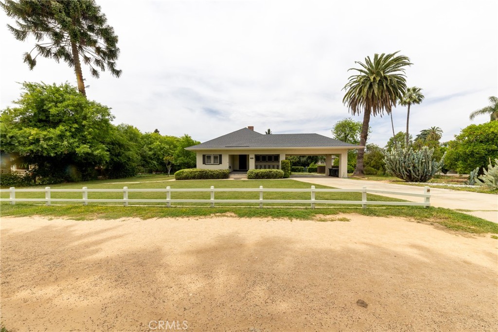 942 W Highland Avenue