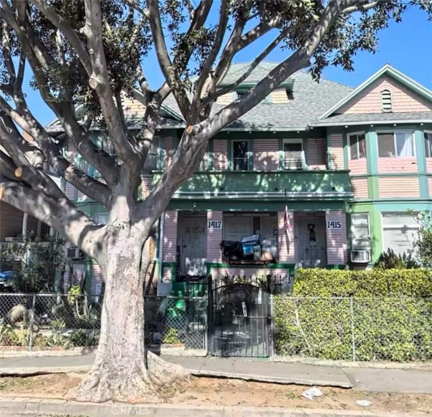 Beautiful 4 Unit Victorian nestled in Los Angles.  Each unit consist of a spacious 1 bed room and 1 bath. 2 units are located on first floor and 2 units located upstairs.  Property is conveniently located with in minutes to Staples Center and LA Convention Center, museums, boutiques, along with great dinning to name a few.  Minuets to freeway.