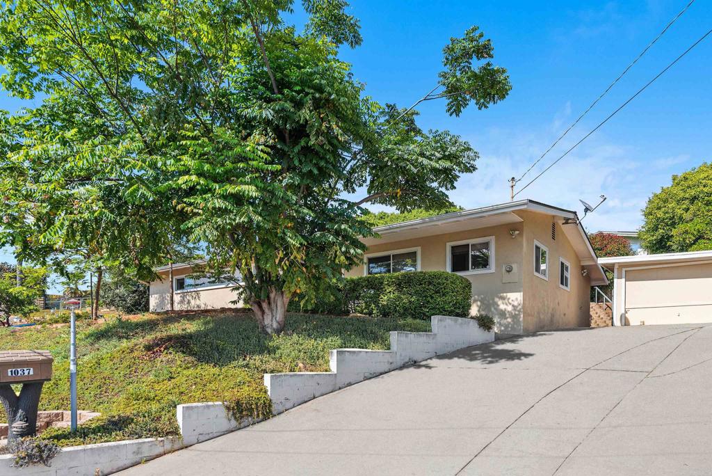 Properties 2 1037 Lonsdale Dr