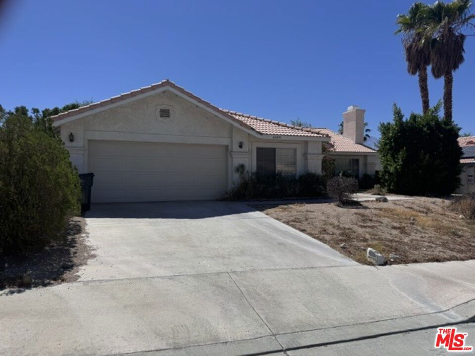 65849 Avenida Barona