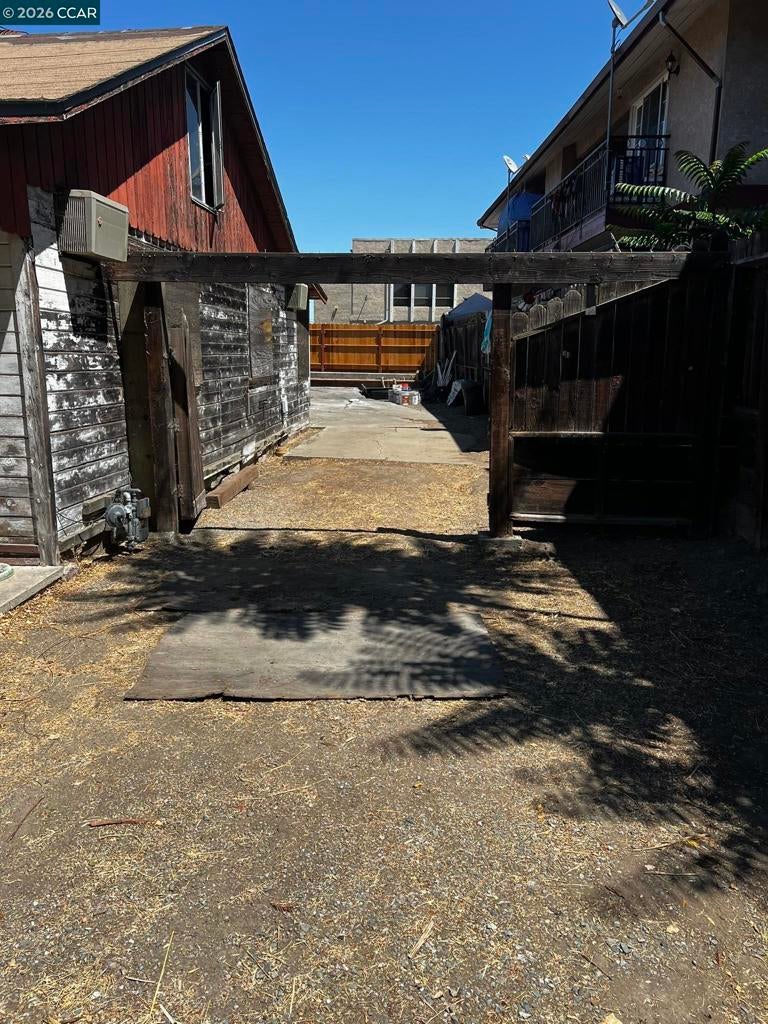1110 Eureka Lane