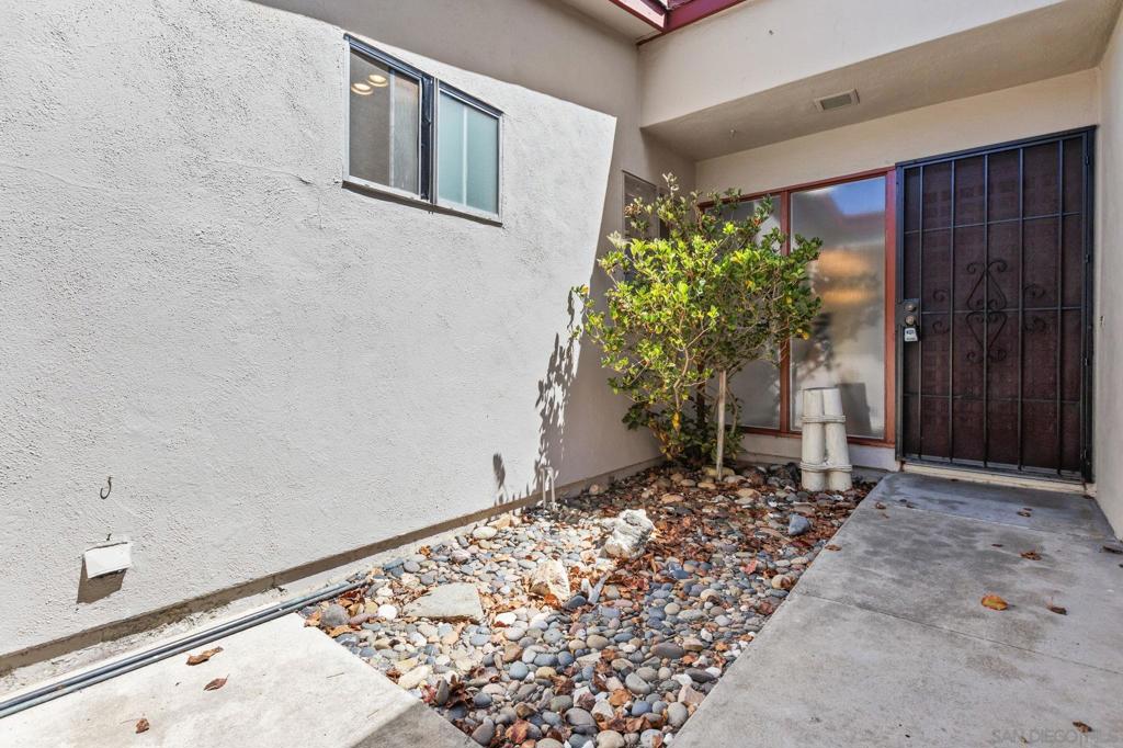 3808 Vista Campana 26