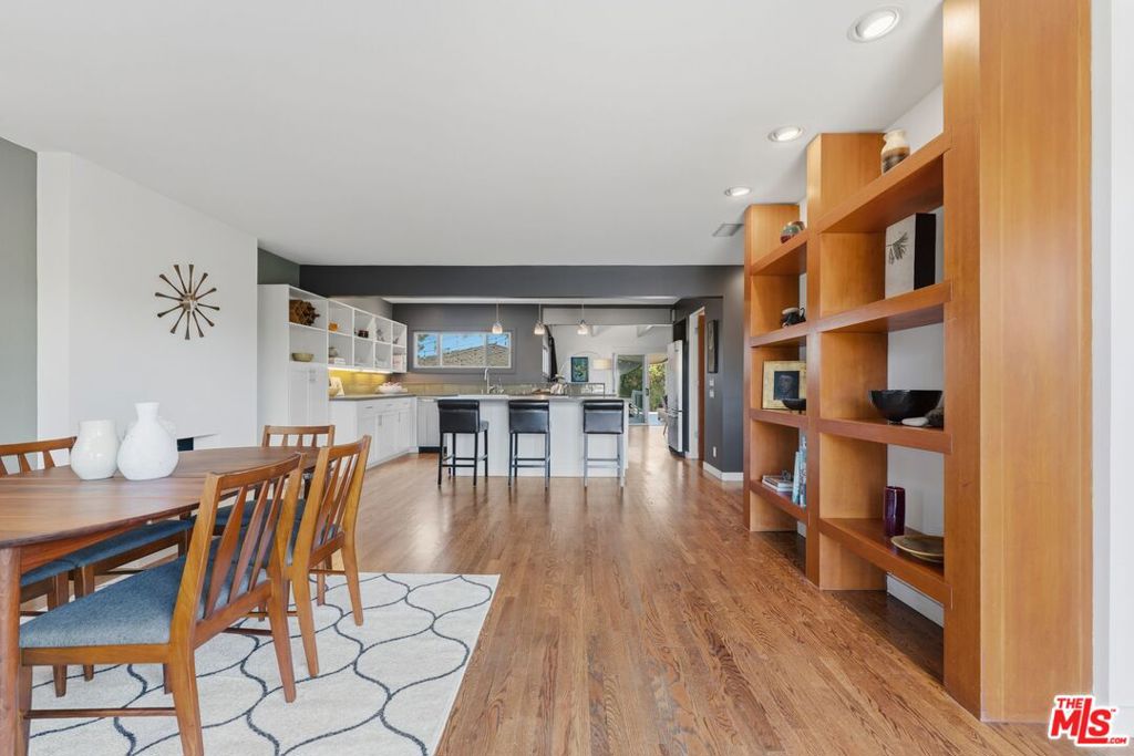6504 W 87th Street