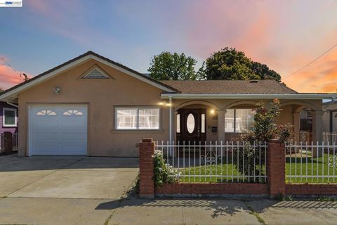 Photo of 266 Jerilynn Ln Ln, Hayward, CA 94541 (MLS # 41128728)