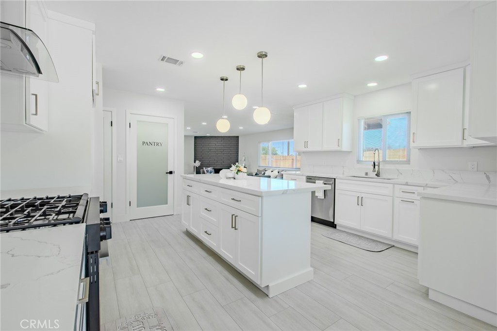 Photo 1 of 38 — 972 E Lynwood, San Bernardino, CA 92404