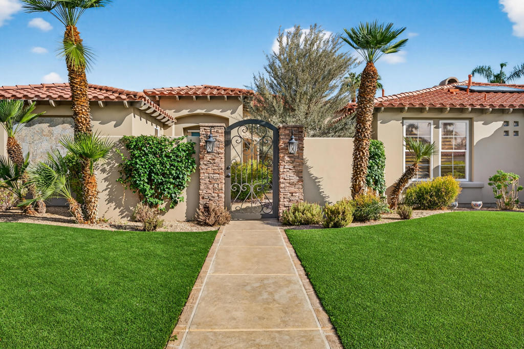 Indian Wells C.C. - Residential