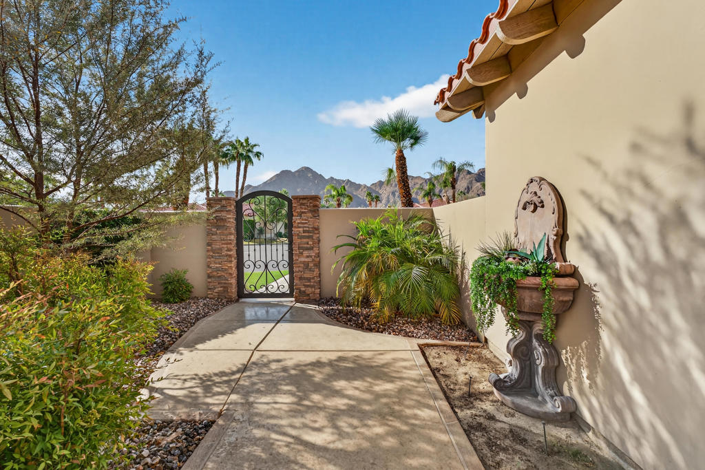 Indian Wells C.C. - Residential