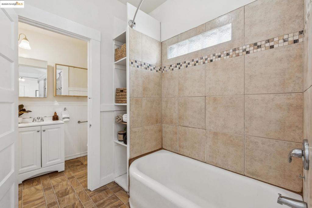 IDORA PARK - Residential Income