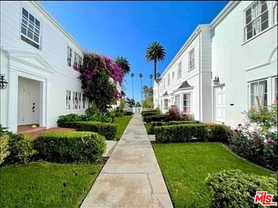 Spacious 2BD/1BA located in historic 1920's courtyard property Stunning ocean views from living roomA/C Bed types: one queen, one full, and one futon Hardwood floors throughout Stainless steel appliances and granite countertops Beautiful shared courtyard Upper unit Private washer/dryer Parking is first come, first serve in underground parking lot Walking distance to all the shops, cafes, & restaurants on Montana AveWater/sewer/trash included. Tenant responsible for gas & electric. Pet friendly. 1 yr lease. No smoking.Water/sewer/trash included. Tenant responsible for gas & electric. Pet friendly. 1 yr lease. No smoking