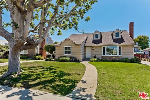 Photo of 7719 Hosford Avenue, Los Angeles, CA 90045 (MLS # 26646481)