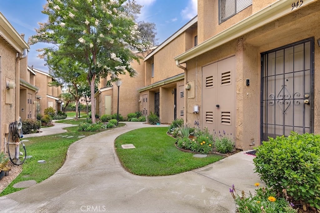 941 S Mountain