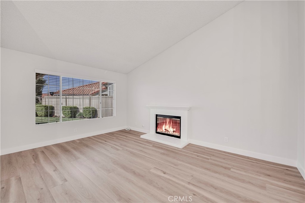 29296 Knoll Court