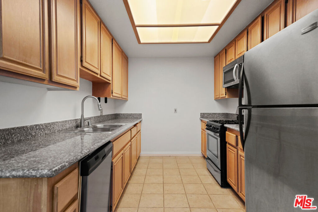 111 S Croft Avenue 103