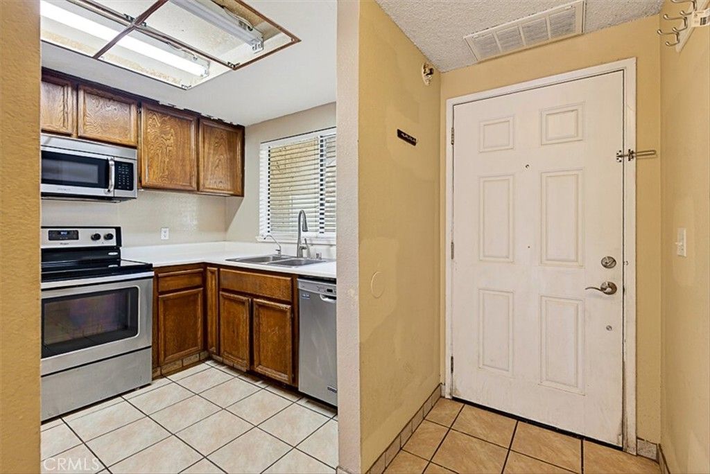 Photo of 260 W Dunne Avenue #20, Morgan Hill, CA 95037 (MLS # FR25242181)