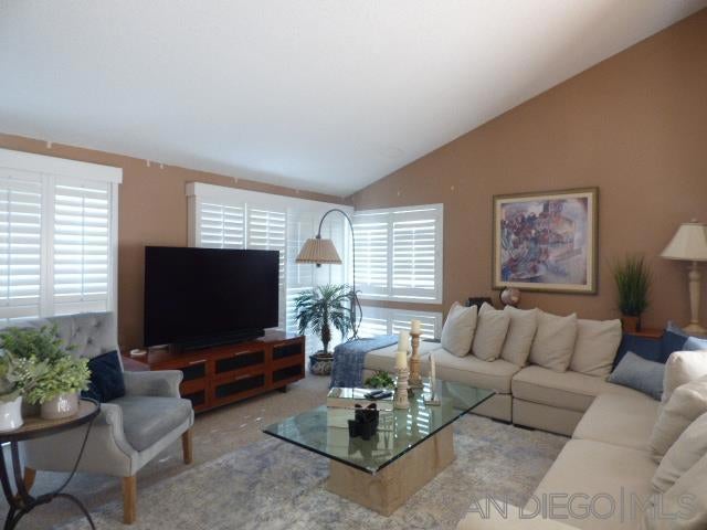 6761 Fashion Hills Blvd