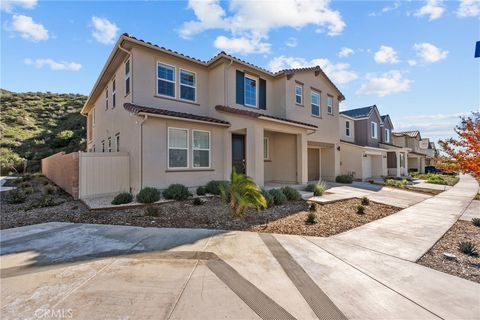 Photo of 28332 Clarion Pl, Canyon Country, CA 91350 (MLS # SR25271720)