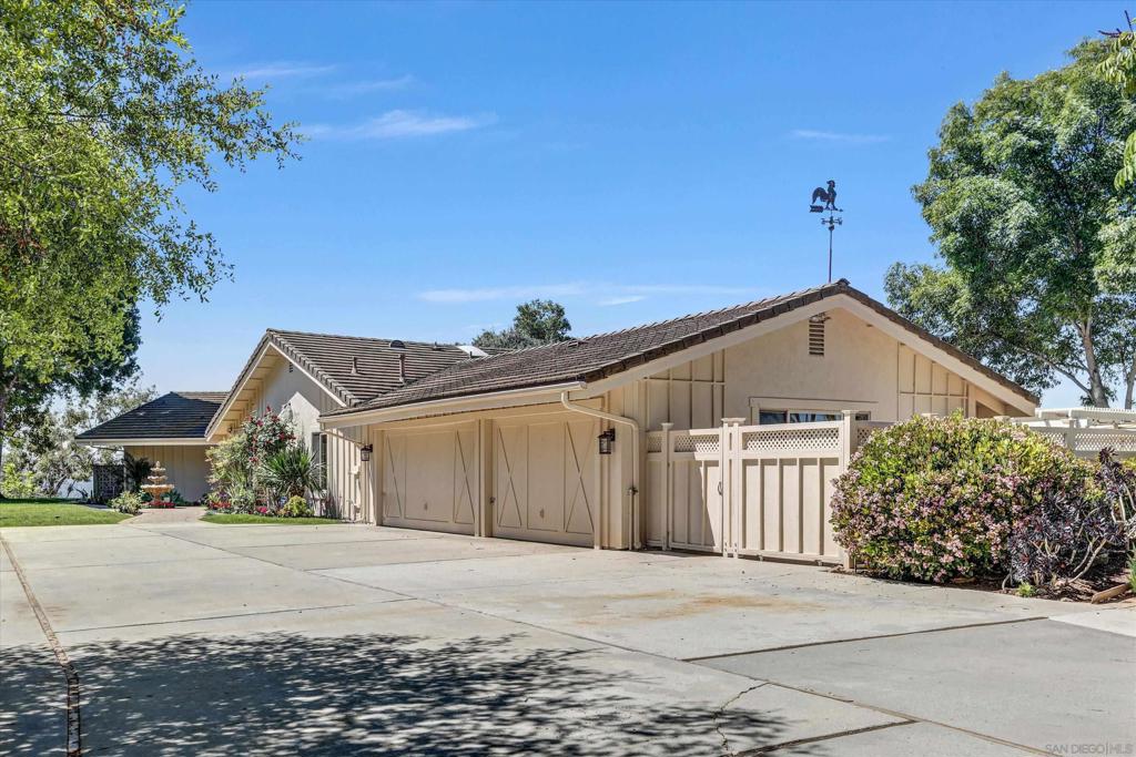 2443 Vista Lago Terrace