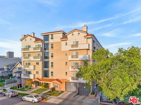 Photo of 1026 S Oxford Avenue #302, Los Angeles, CA 90006 (MLS # 26664697)