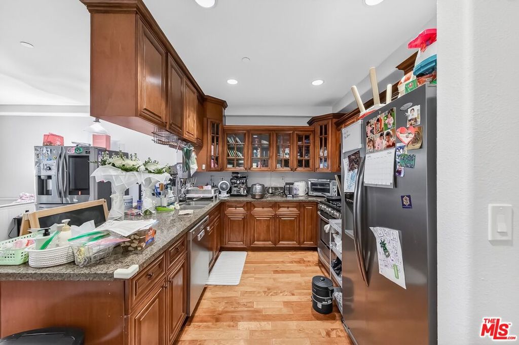 1026 S Oxford Avenue 302