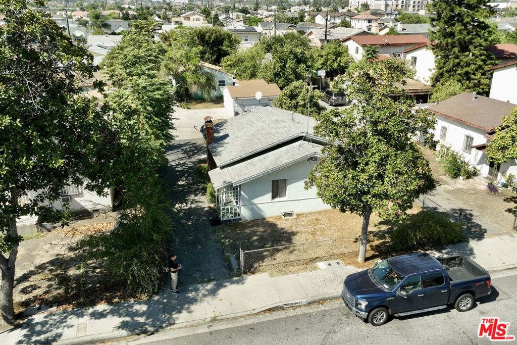 2641 Walnut Grove Avenue