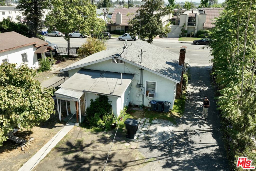 2641 Walnut Grove Avenue