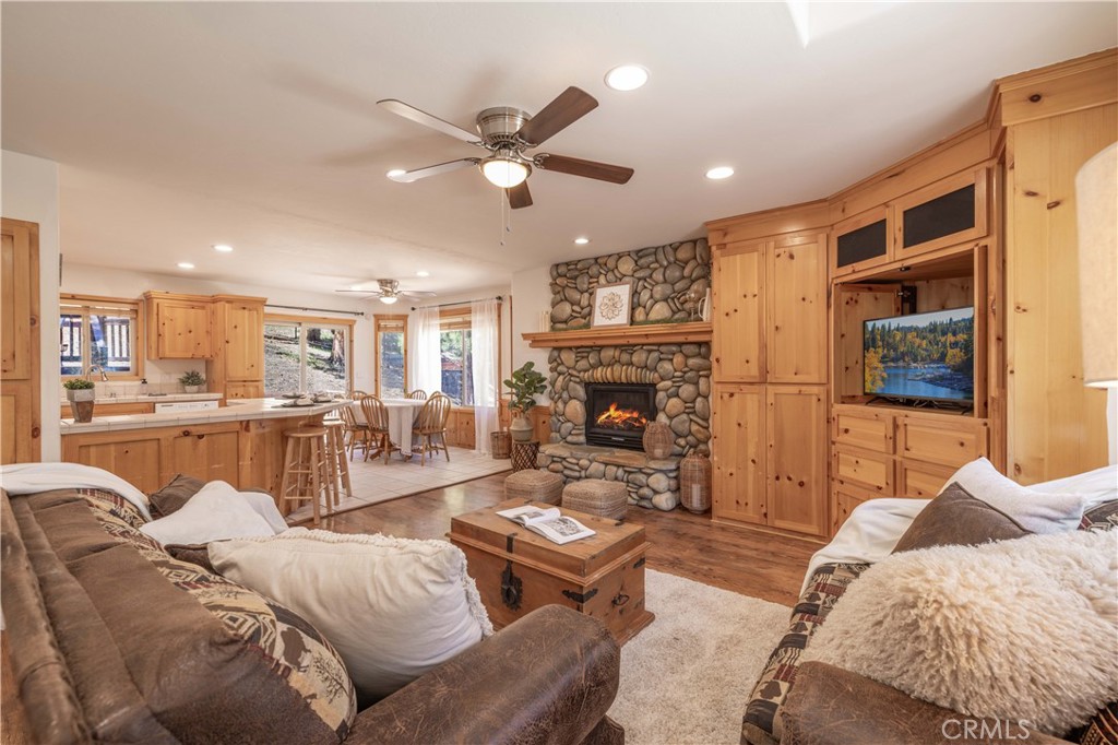 1065 S Minton Avenue